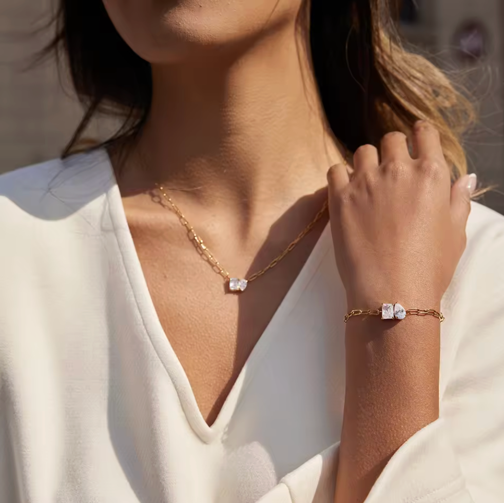 The Geometric Duo Set